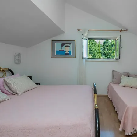 Apartments Podgora *