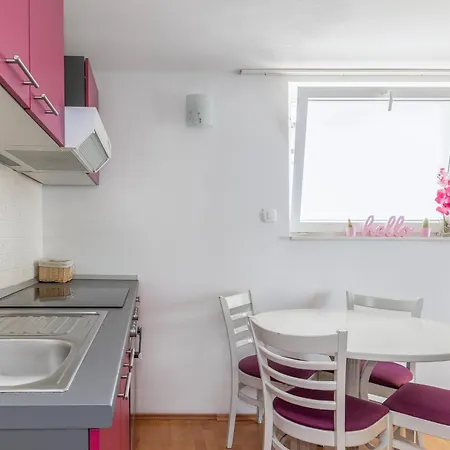 Apartments Podgora *