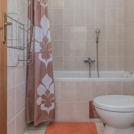 Apartments Podgora *