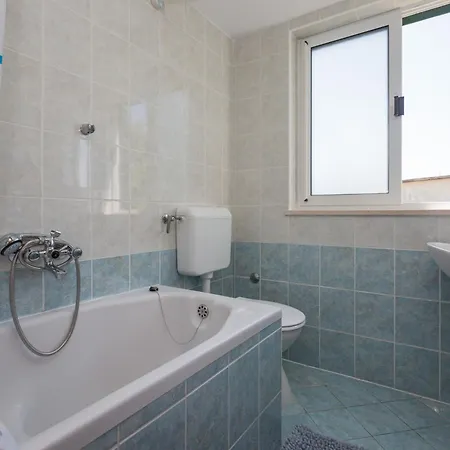 Apartments Podgora 公寓 伯德古拉