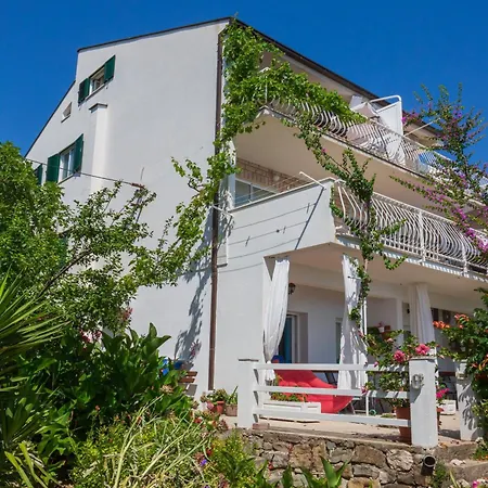 Apartments Podgora *