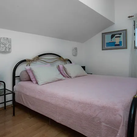 Apartments Podgora 公寓