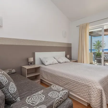 Apartments Podgora 公寓