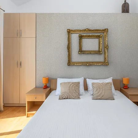 Apartments Podgora 公寓