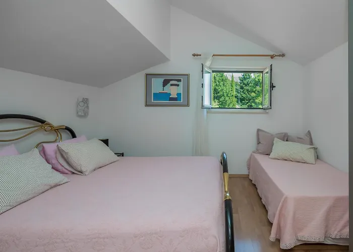 Apartments Podgora *