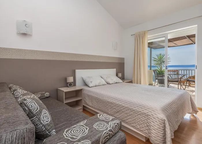 Apartments Podgora شقة