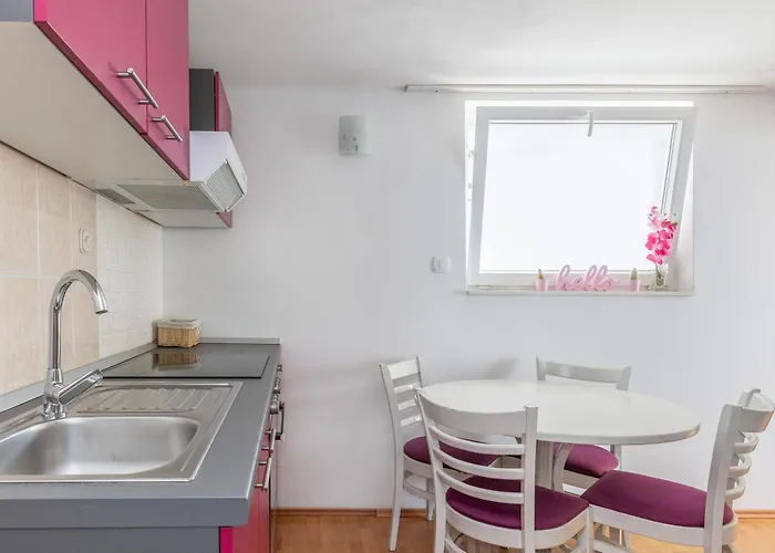 Apartments Podgora *