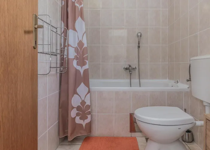 Apartments Podgora *